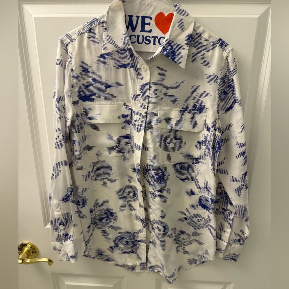 Equipment Femme 100% Silk Button Down Shirt - XS